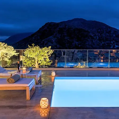 Barozziana Private Heated Pool & Jacuzzi 罗希姆诺